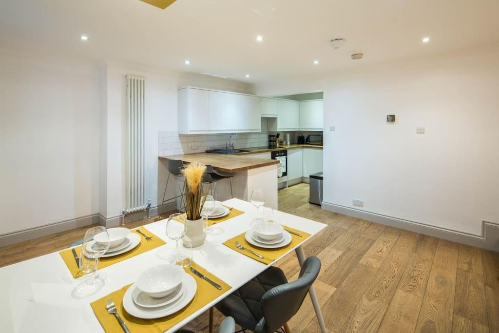 Apartamento Superb Retreat Central Next Tube Londres Exterior foto